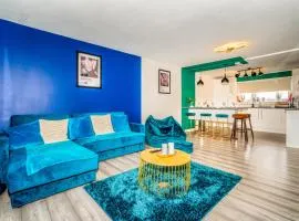 Sleek and Stylish 3 Bed in Greenock - Sleeps 8