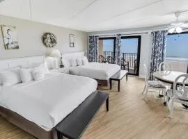 Vacation Time Oceanfront Deluxe Queen Room 4th Flr