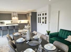 Beautifully done 5 bed barn conversion in Heswall - Sleeps up to 10, хотел в Хесуол