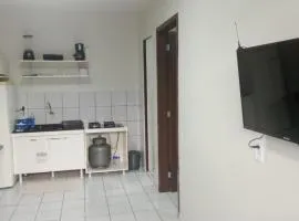Apto 03 - 1 quarto com 2 camas solteiro e garagem, possui ventilador de teto