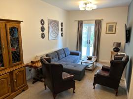 The Long Hall 2 bed ground floor annexed apartment - sleeps 6, vacation rental in Chesterfield