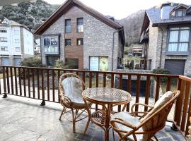 R&uacute;stic de Llavors&iacute; - L'Amfitriona