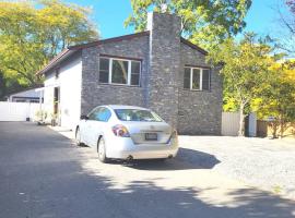 Cozy Home in Niagara-on-the-Lake, villa in Niagara on the Lake