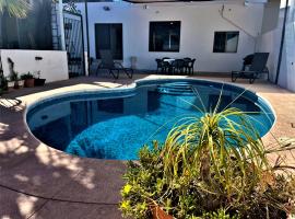 Casa Loma Bella 1 con Alberca Privada Vista Increible, holiday home in San Carlos