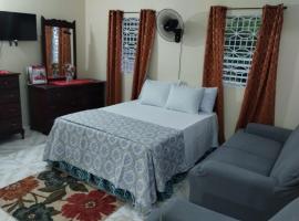 Diana's Portmore Retreat, hotel in Portmore