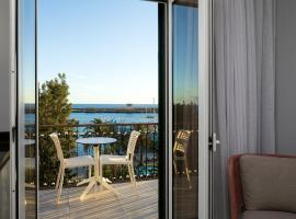 King David Suites by Homie, self catering accommodation in Funchal