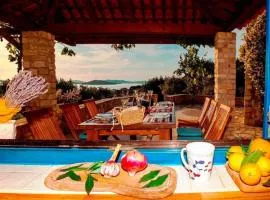 Freistehendes Ferienhaus in Zlarin mit Sonniger Terrasse und Panoramablick