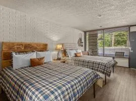 Stonegate Lodge 2 Queen Beds Fast WIFI 50" TV Salt Water Pool Room #207