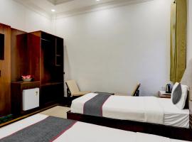 Townhouse 1252 Hotel Selaqui Inn, ξενοδοχείο σε Jhājra