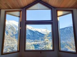 Breathtaking Ocean, Mountain & Juneau Views, вила в Джуно