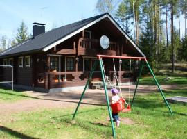 Ferienhaus in Kouvola mit Terrasse und Grill，科沃拉的小屋