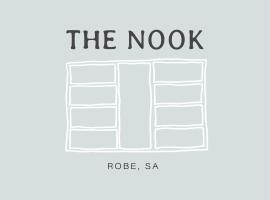 'The Nook' • Walk to beaches and Main Street, hotell sihtkohas Robe