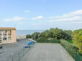 Châtelaillon-Plage : T2 panoramique sur la mer pour 2 avec piscine - FR-1-535-2