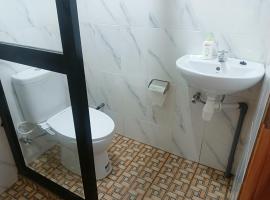 Buda's Homestay Lemukih, hotel in Buleleng