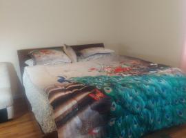 뉴어크에 위치한 호텔 Cosy Bedroom 12mins to Airport Prudential NJIT UMDJ Penn Station