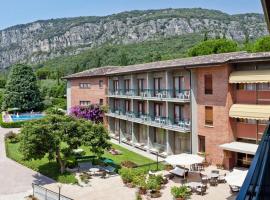 Hotel Gabbiano - Garda Lake Collection, hotell i Garda