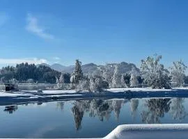 Landliebe mit Seenähe und Innenpool