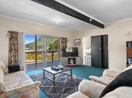 Coastal Charm - Picton Holiday Home, vacation home in Picton