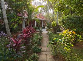 Ashtamudi Homes, hotel di Kollam