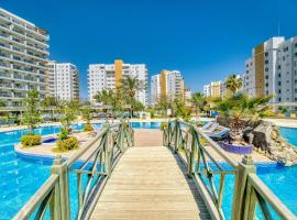 Caesar Resort & Spa Luxury Apartment Long Beach Iskele – hotel z parkingiem w mieście Perivolia tou Trikomou