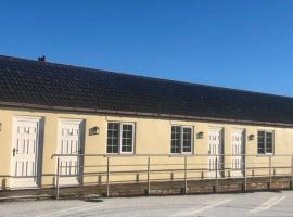 The Manor Inn Pub and Restaurant and Steakhouse and Motel style accommodation and 19 miles East of York City Centre and main road to the East Coast and Wolds Way Walk and 18 miles to Beverley Racecourse and 21 miles to Flamingo Land Theme park, hotel v destinaci York