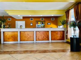 Econo Lodge Del Rio, hotel cerca de Aeropuerto internacional del Río - DRT, 