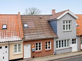 1 Bedroom Awesome Home In Middelfart, casa o chalet en Middelfart