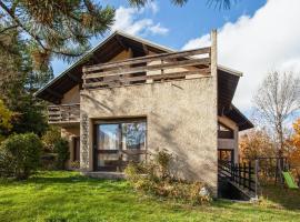 Chalet confortable à Briançon avec vue sur montagne, hotel i Briançon