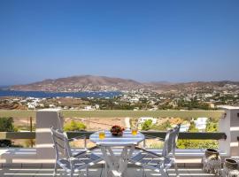 Stelios-Korina Villa with Pool and Stunning View in Syros Posidonia, cheap hotel in Posidhonía