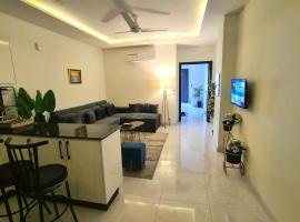 1 Bed Modern Apartment, Pool, Gym, Cinema, alojamento para férias em Lahore