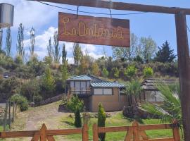 La Antonia, cabaña al pie de la montaña, atostogų namelis mieste Luchan de Kujas