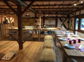 Chalet mit Almh&uuml;ttencharme f&uuml;r bis zu 11 Personen, шалет в Litzendorf