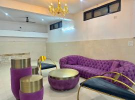 Big hall for parties near medanta, hotel i Gurgaon