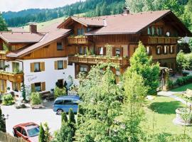 Ferienhaus Clarissa, appartement in Tannheim