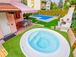 Jane e Jolie holiday house with private swimming pool, villa i Valbrona