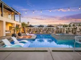 Desert Skyline Luxury Pool Home With Sunken Firepit Area