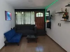 Casa 3 ambientes, zona Constitución.