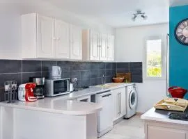 Les pieds dans l'eau avec vue sur mer, Près de la plage de L'autre Bord !