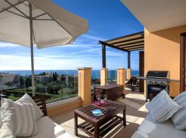 2 bedroom Apartment Thalassa with sea and sunset views, Aphrodite Hills Resort, kuurort sihtkohas Kouklia