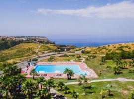 HOTIDAY Resort San Nicola, хотелски комплекс в Сан Никола Арчела