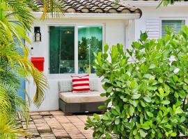 Private Fort Lauderdale cottage, отель в Форт-Лодердейле