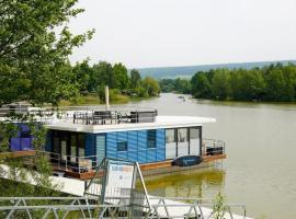Hausboot Möwenschiss - LP3, hotel in Höxter