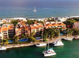 Sunset & Boat Watching Balcony, hôtel à Puerto Aventuras