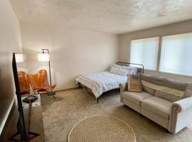 Slifer Street Studio #11, apartment in Portage