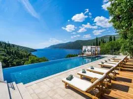 Peaceful Villa Palma with a pool in Dubrovnik
