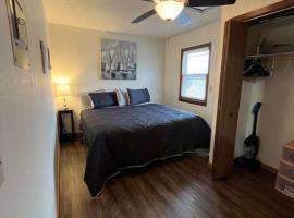 Apartment E - Rental Unit in Tomah, hotel with parking in Tomah