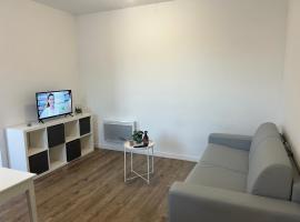 superbe studio meublé avec parking, apartamento en Maubeuge