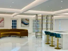 Windsor Stately Home Private 5 Acre Estate