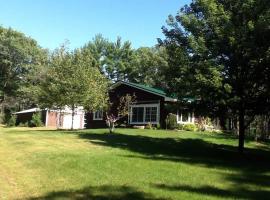 Restful Retreat, hotel with parking in Grantsburg