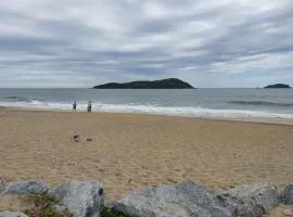 Casa com Piscina na Praia